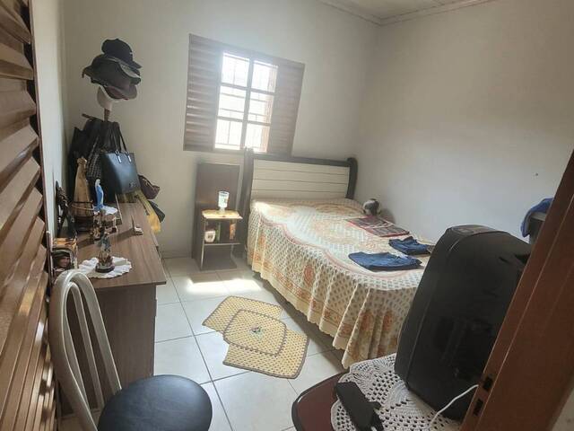 #EV0014 - Casa para Venda em Araguari - MG