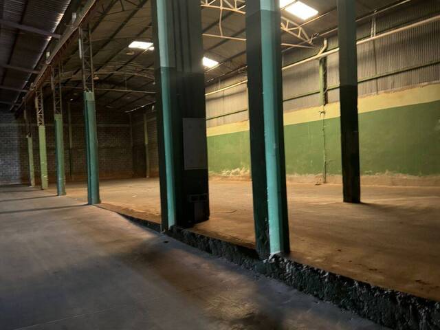 #EV0029 - Sala para Venda em Araguari - MG - 3