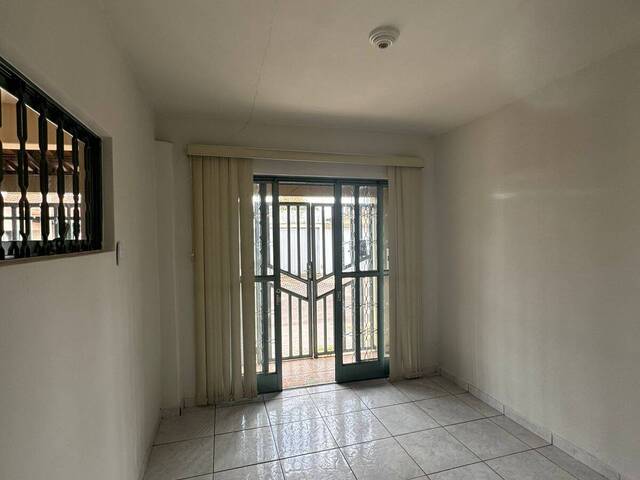 #EA0006 - Casa para Locação em Araguari - MG - 1