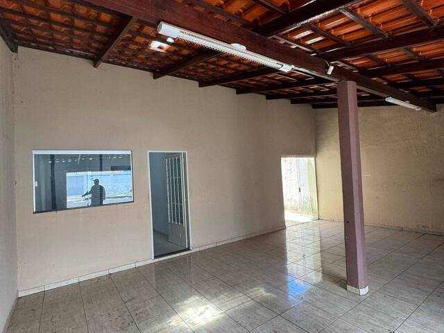 #EV0048 - Casa para Venda em Araguari - MG - 2