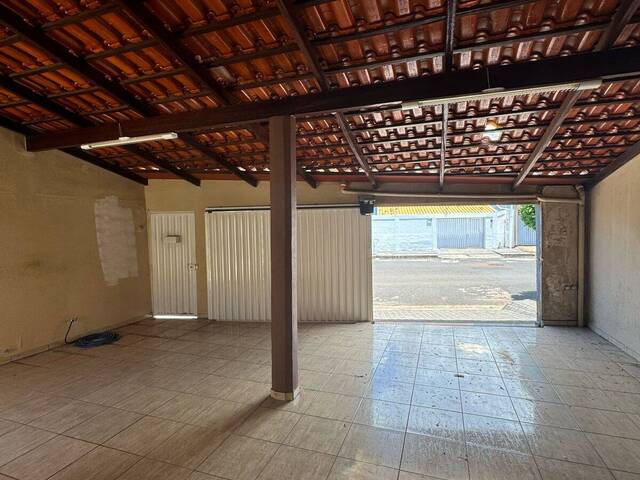#EV0048 - Casa para Venda em Araguari - MG - 3