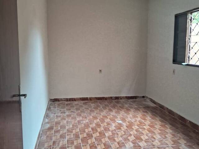 #EV0052 - Casa para Venda em Araguari - MG - 3
