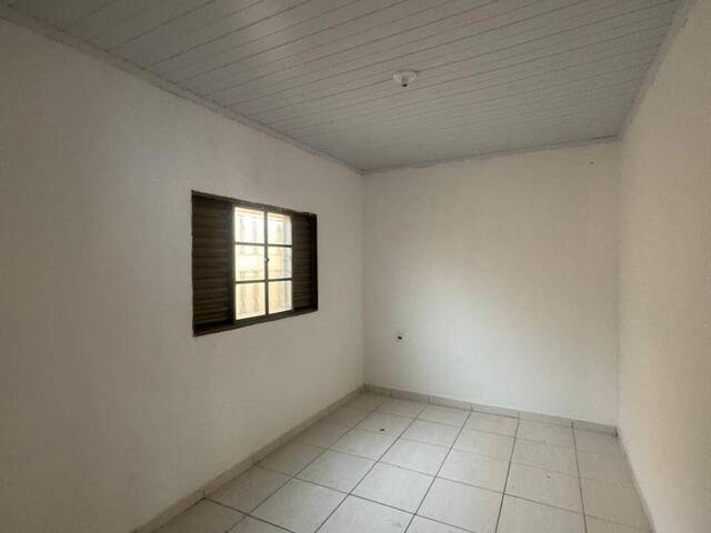 #EA0008 - Casa para Venda em Araguari - MG - 2