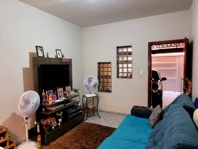 #EV0064 - Casa para Venda em Araguari - MG - 3