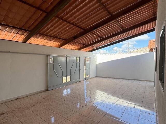 #EA0010 - Casa para Locação em Araguari - MG - 1