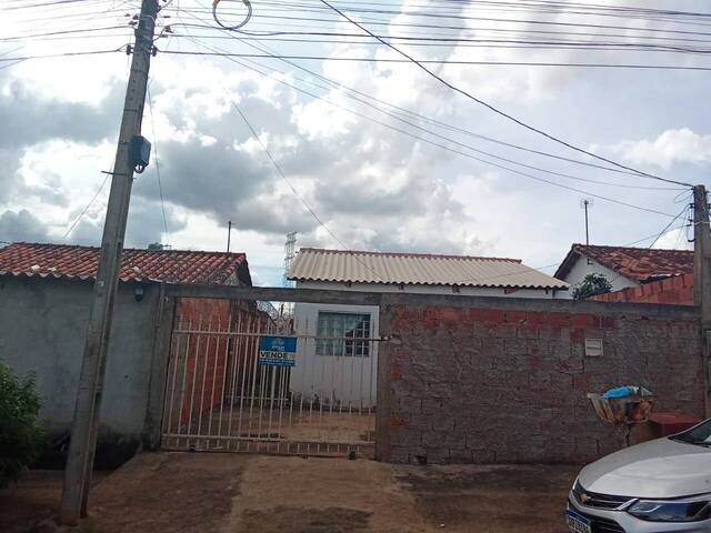 #EV0076 - Casa para Venda em Araguari - MG - 1