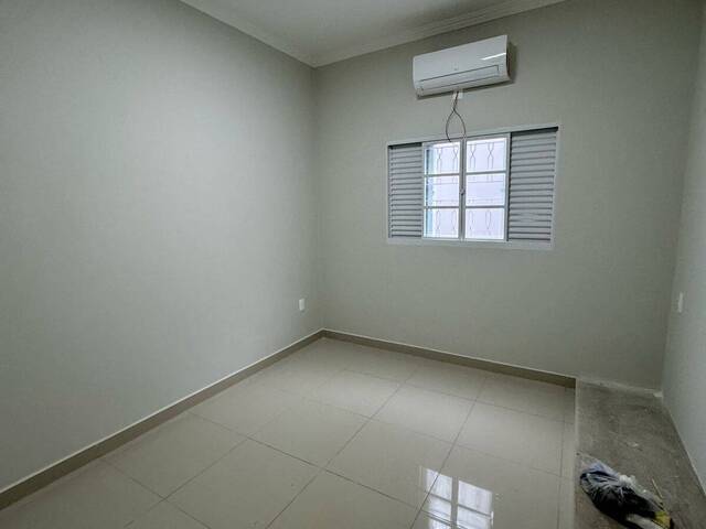 #EV0084 - Casa para Venda em Araguari - MG - 2