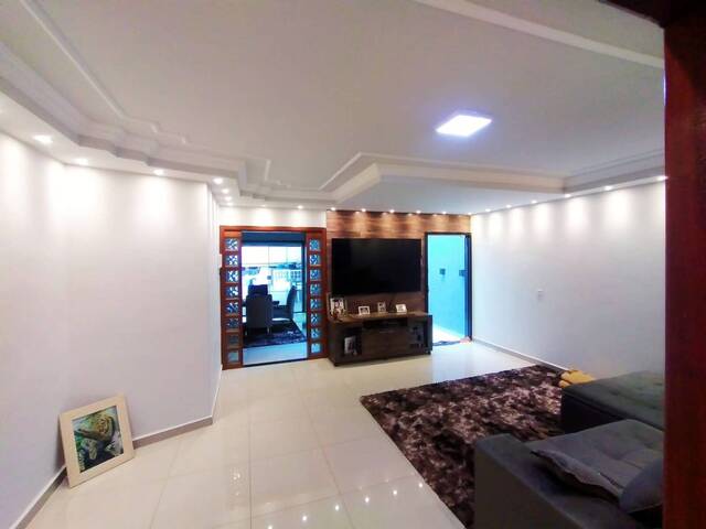 #EV0103 - Casa para Venda em Araguari - MG - 1