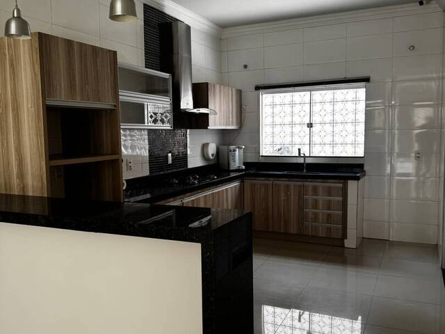 #EV0105 - Casa para Venda em Araguari - MG - 3