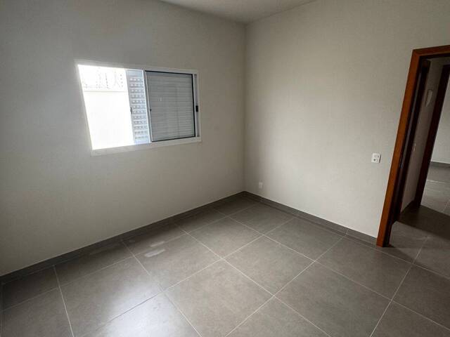 #EV0109 - Casa para Venda em Araguari - MG - 1