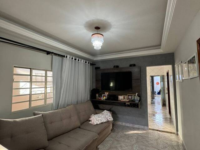 #EV0115 - Casa para Venda em Araguari - MG - 1