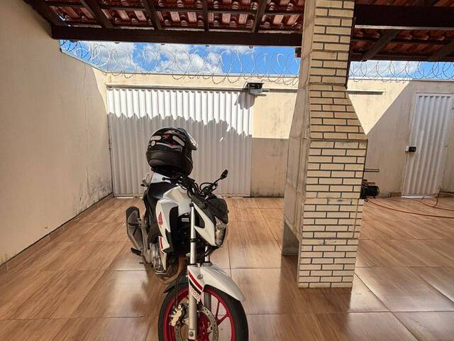 #EV0116 - Casa para Venda em Araguari - MG - 2