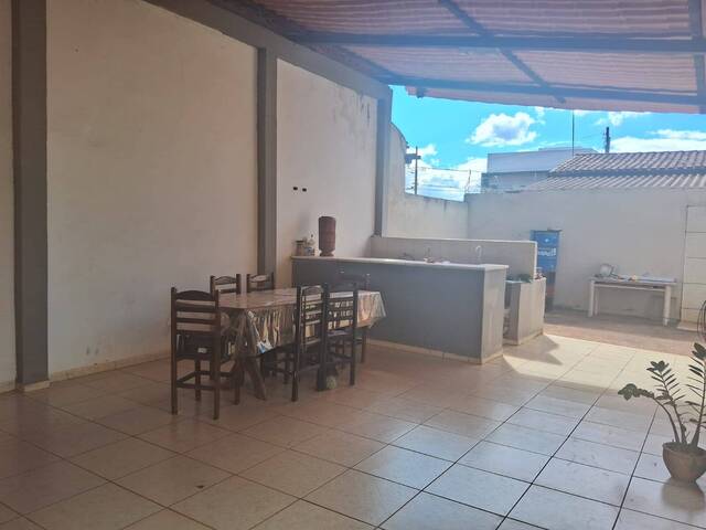 #EV0120 - Casa para Venda em Araguari - MG - 1