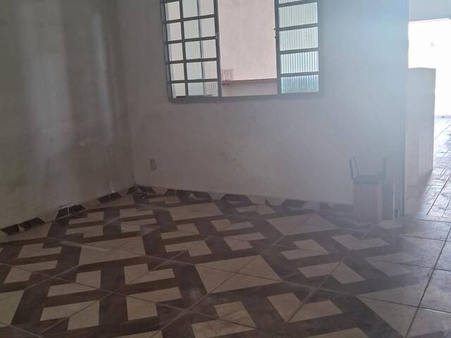 #EV0121 - Casa para Venda em Araguari - MG - 3