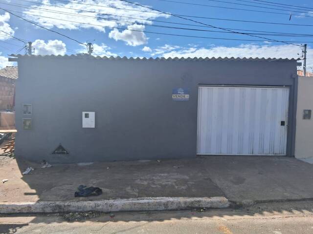#EV0121 - Casa para Venda em Araguari - MG - 1