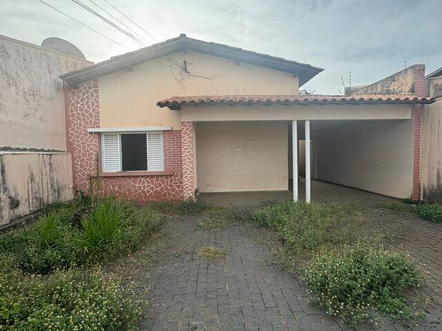 #EV0123 - Casa para Venda em Araguari - MG - 2