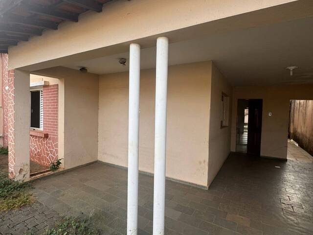 #EV0123 - Casa para Venda em Araguari - MG - 3