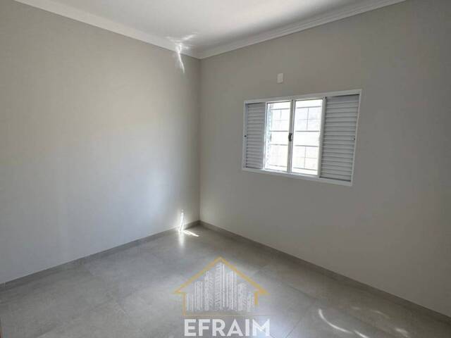 #EV0124 - Casa para Venda em Araguari - MG - 2