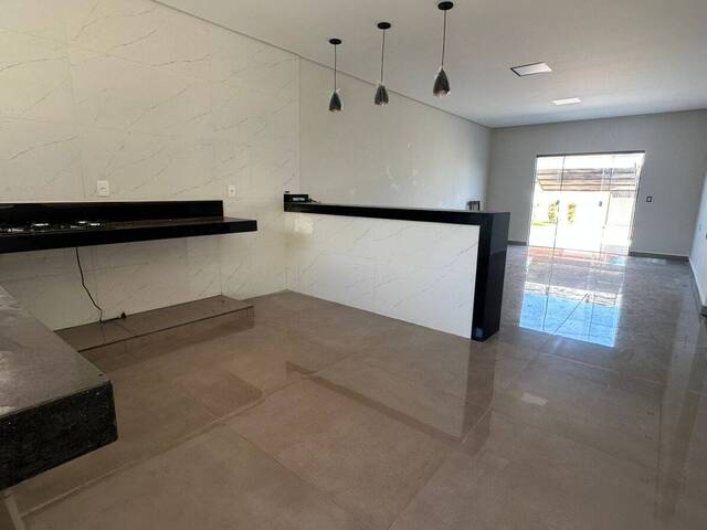 #EV0125 - Casa para Venda em Araguari - MG - 2