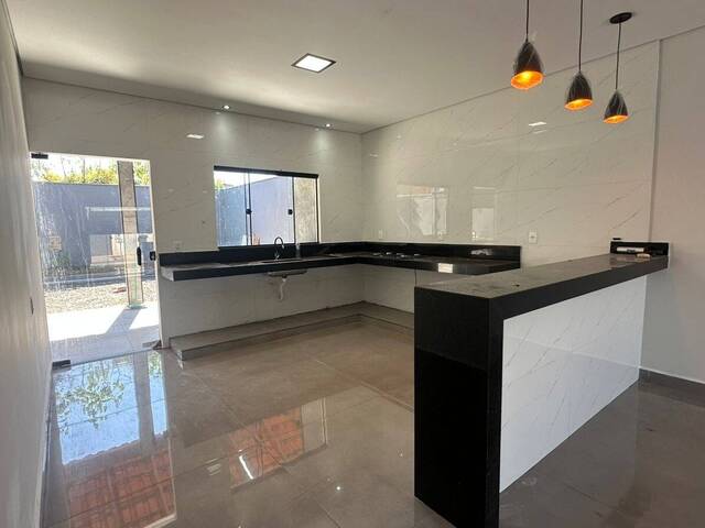 #EV0125 - Casa para Venda em Araguari - MG - 1