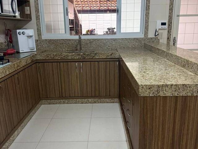#EV0131 - Casa para Venda em Araguari - MG - 2