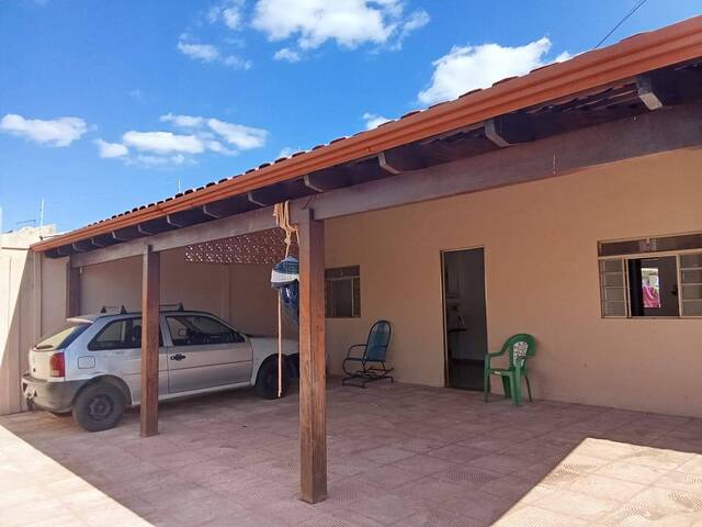 #EV0135 - Casa para Venda em Araguari - MG - 2