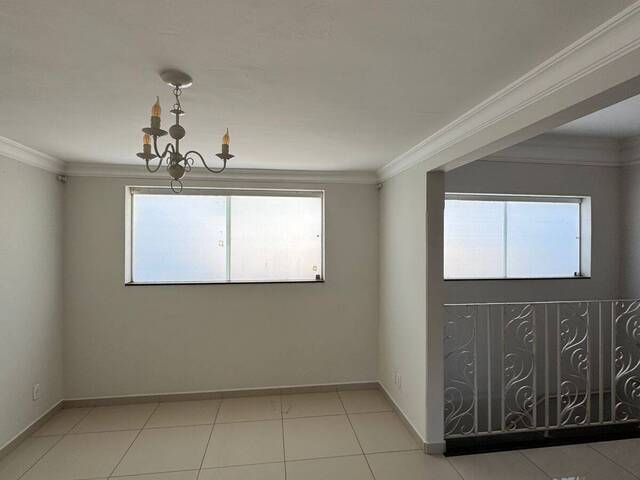 #EV0137 - Casa para Venda em Araguari - MG - 2