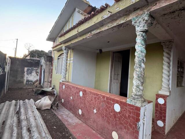 #EV0139 - Casa para Venda em Araguari - MG - 1