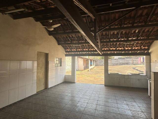 #EV0140 - Casa para Venda em Araguari - MG - 2