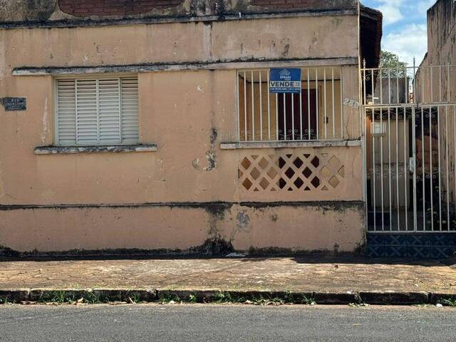 #EV0140 - Casa para Venda em Araguari - MG - 1