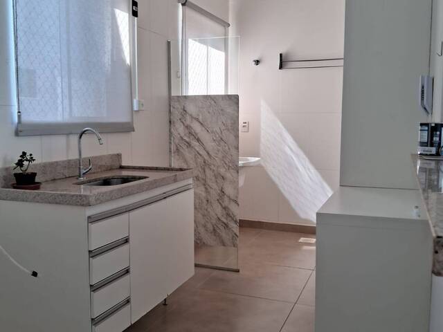 #EA0016 - Apartamento para Venda em Araguari - MG - 2