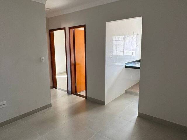 #EV0141 - Casa para Venda em Araguari - MG - 2