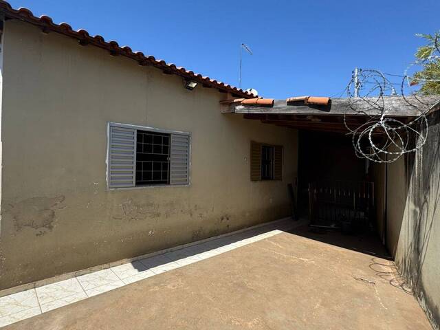 #EV0149 - Casa para Venda em Araguari - MG - 1