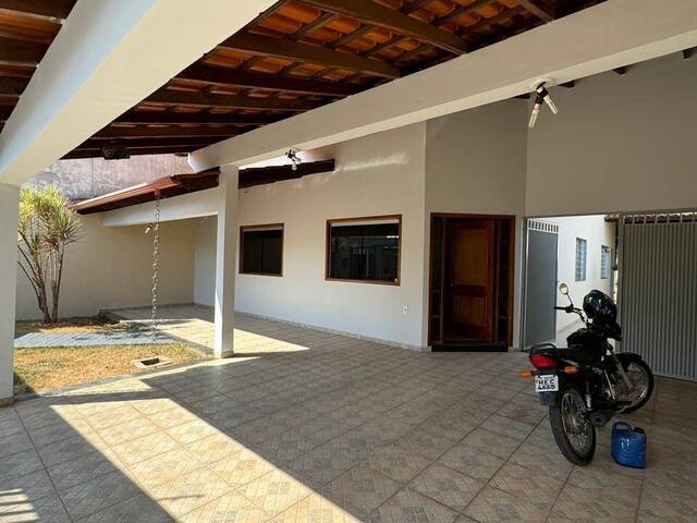 #EV0154 - Casa para Venda em Araguari - MG - 1