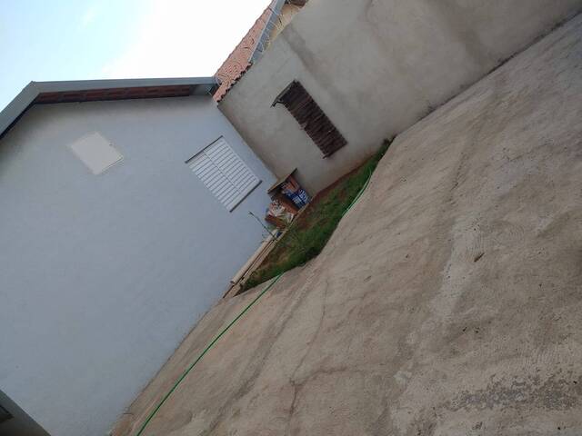 #EV0156 - Casa para Venda em Araguari - MG - 2