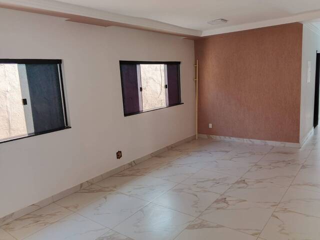 #EA0021 - Casa para Locação em Araguari - MG