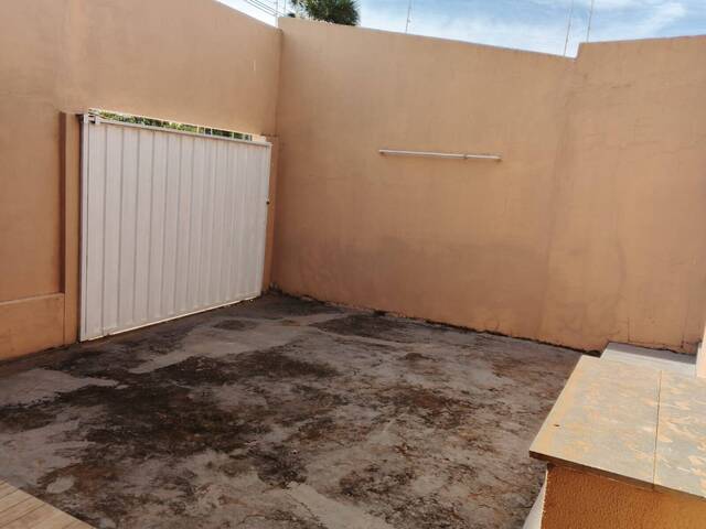 #EA0021 - Casa para Locação em Araguari - MG