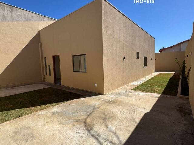 #EV0165 - Casa para Venda em Araguari - MG - 2