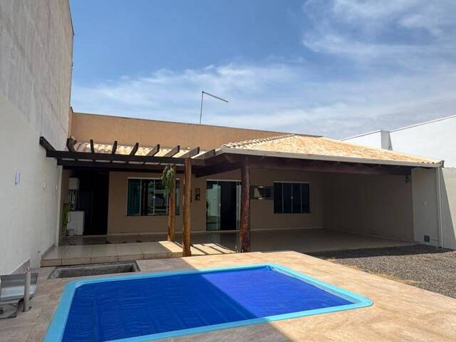 #EV0175 - Casa para Venda em Araguari - MG - 2